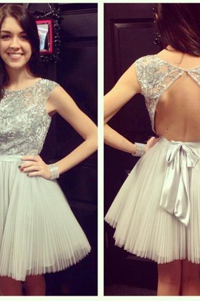 Custom Made Bling Sequined Ball Gown Round Neckline Open Back Mini Graduation Dress Prom Dress Homecoming Dress